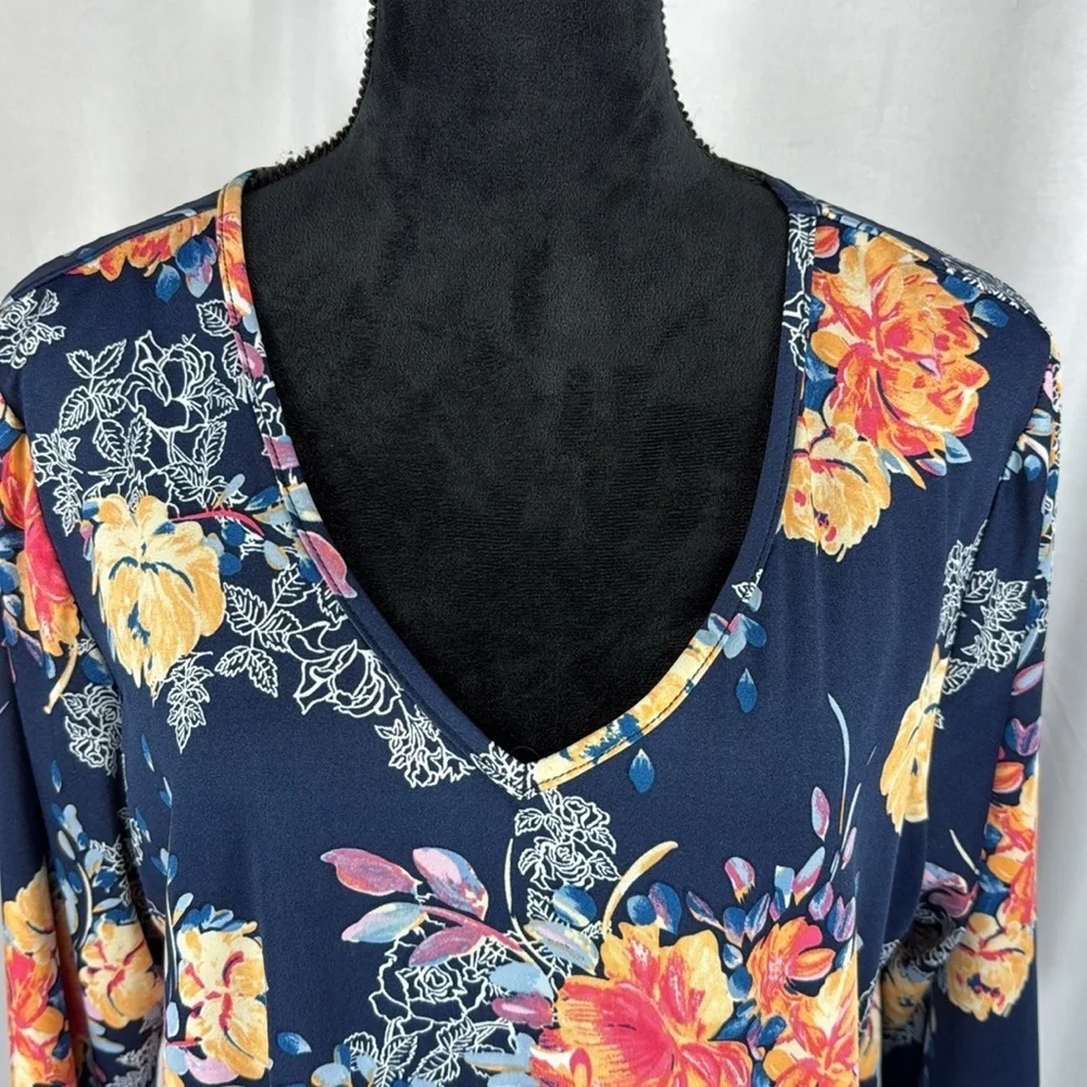 LulaRoe Elizabeth Long Sleeve Aline Tunic V-Neck Navy Blue Floral